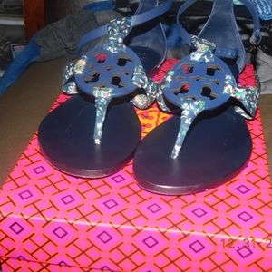 Sandles